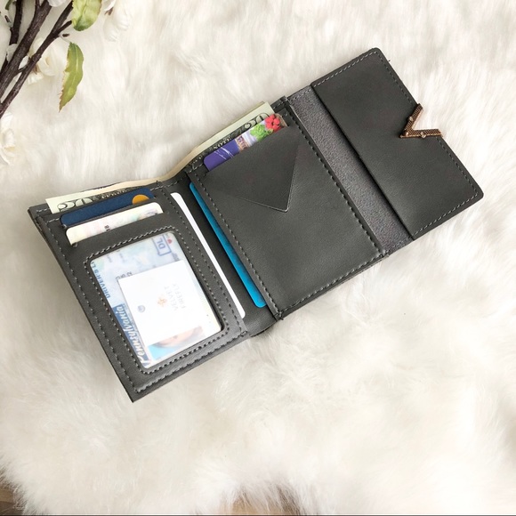 S O L D  O U T - Picture 4 of 8